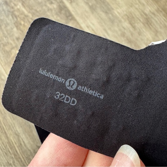 lululemon athletica 🍋 Seamless Unlined Sports Bra - Black - Size: 32DD - Picture 2 of 6